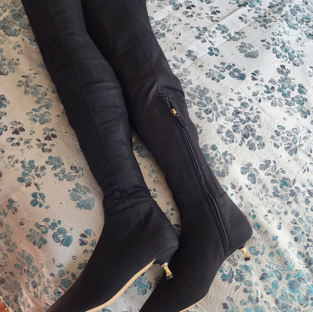 Authentic Valentino Garavani Black Over-the-Knee Women's Boots - Picture 6 of 10